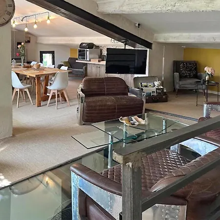 5 Bedroom Awesome In Σπίτι διακοπών *