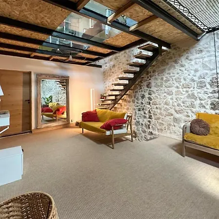5 Bedroom Awesome In Bourdic